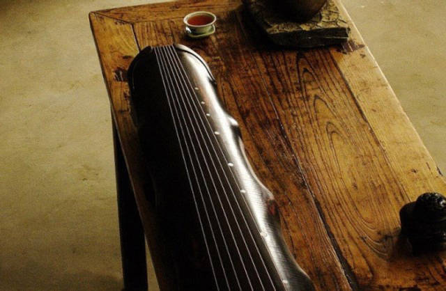 阿勒泰地区古琴蕴含的传统文化，一把古琴制备出来要两年的时间